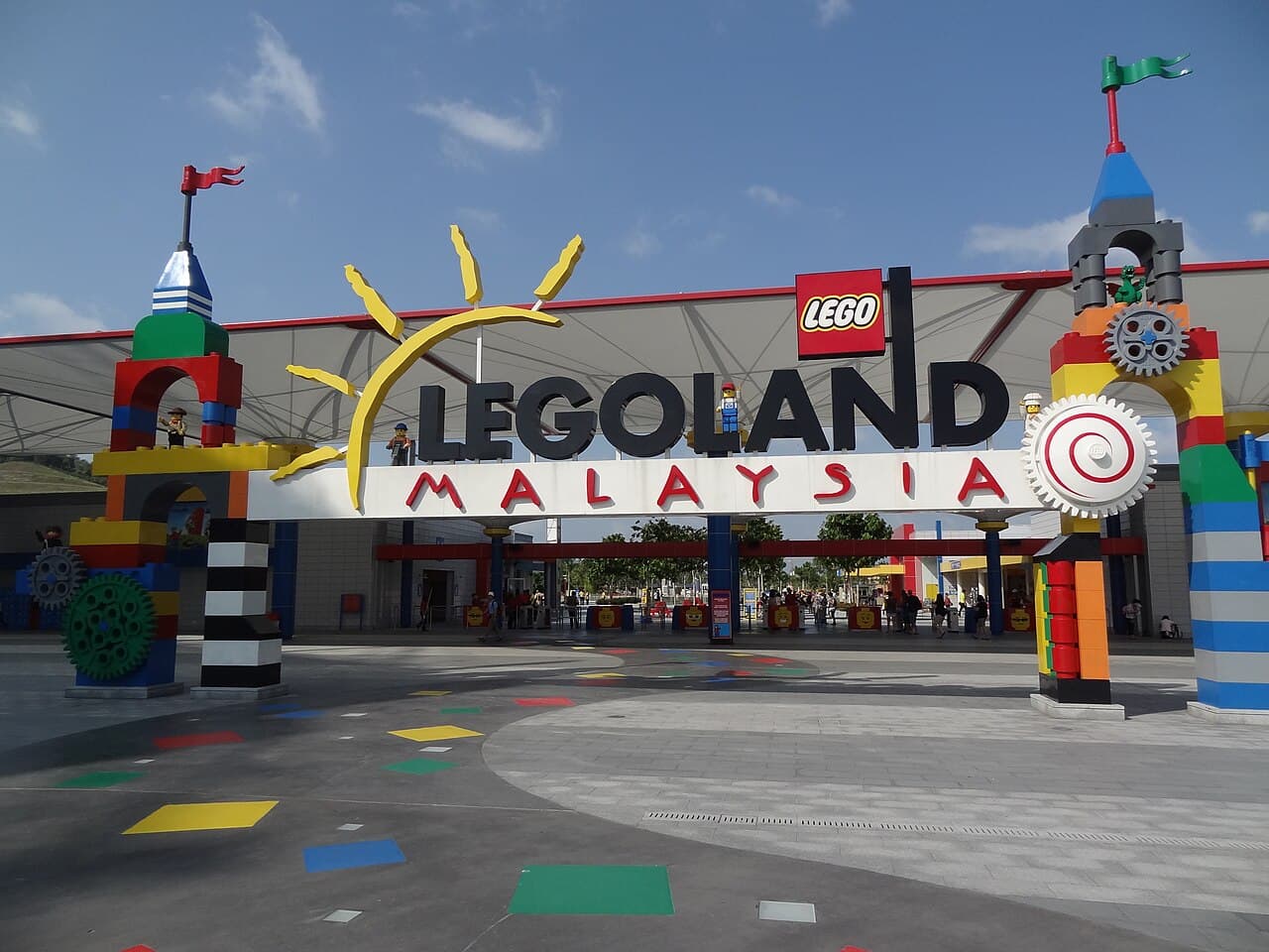Legoland Malaysia entrance for family private transport